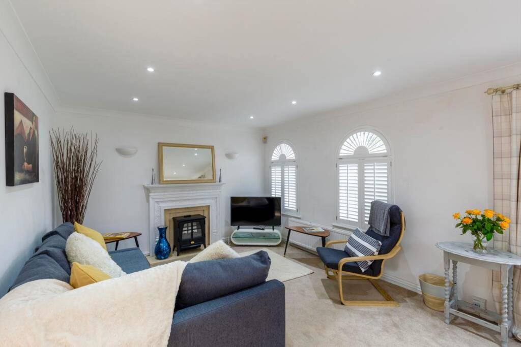 A Cheerful Three Bedroom House In Leafy Lytham Lytham St Annes Eksteriør billede